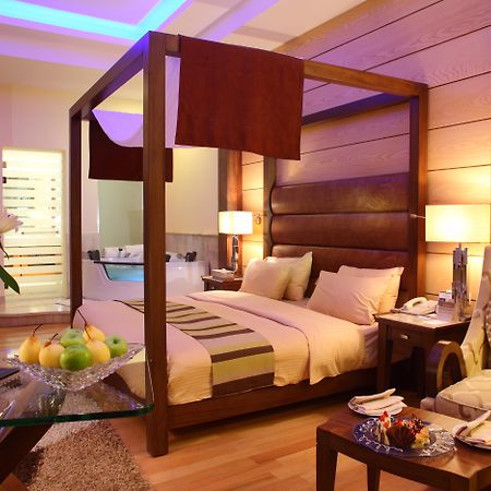 Hotel Royal Savoy Sharm El Sheikh (Adults Only) Exterior foto A suite at the hotel