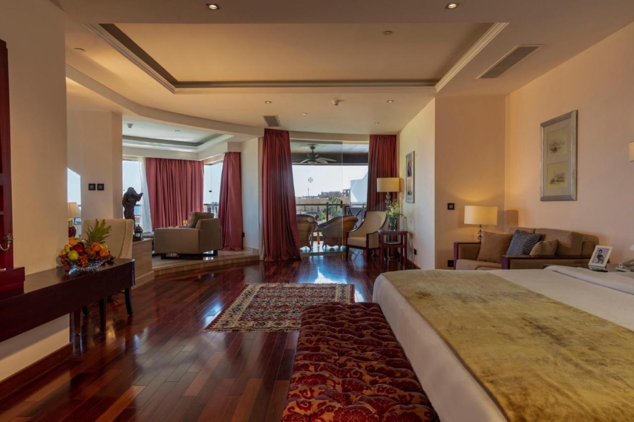 Hotel Royal Savoy Sharm El Sheikh (Adults Only) Exterior foto Suite at the Taj Bengal