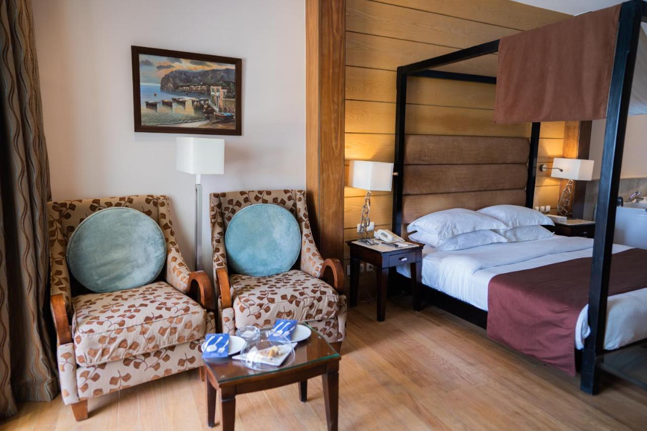 Hotel Royal Savoy Sharm El Sheikh (Adults Only) Exterior foto A room at the hotel