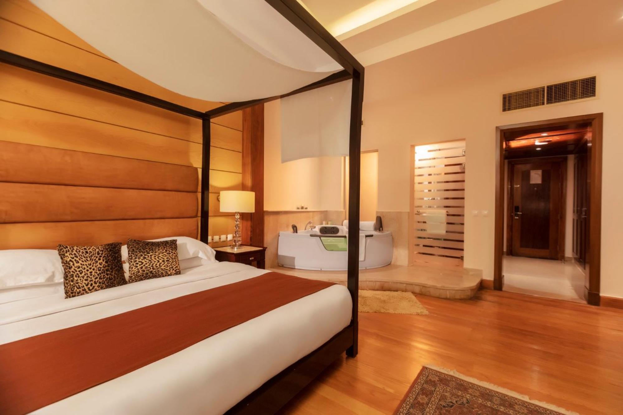 Hotel Royal Savoy Sharm El Sheikh (Adults Only) Exterior foto A suite at the Taj Mahal Palace, Mumbai