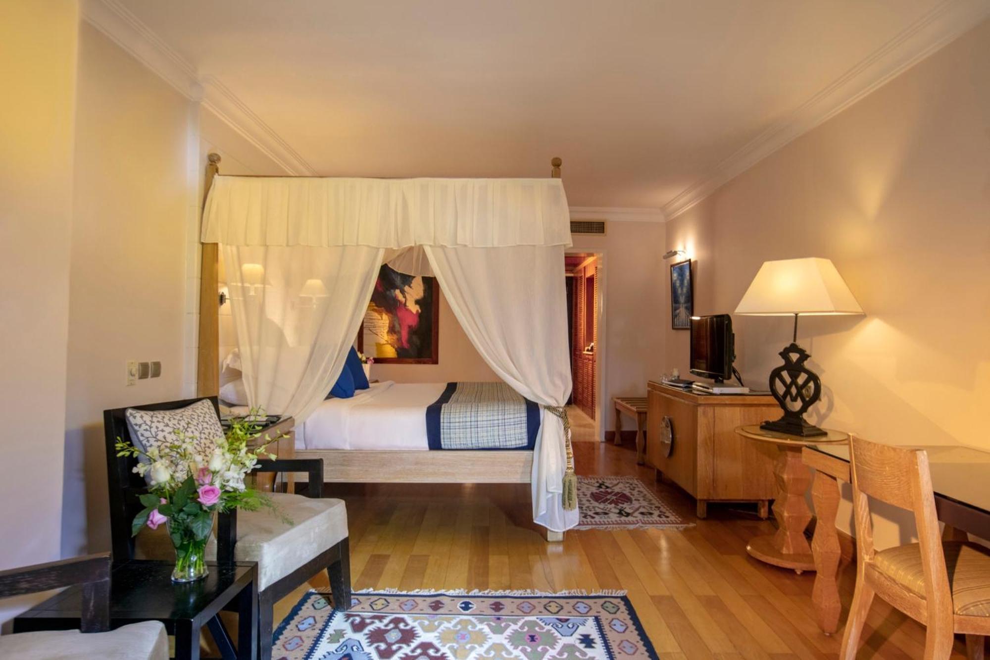 Hotel Royal Savoy Sharm El Sheikh (Adults Only) Exterior foto A room at the hotel