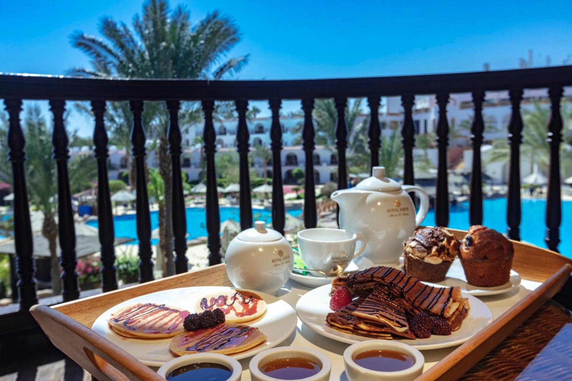 Hotel Royal Savoy Sharm El Sheikh (Adults Only) Exterior foto A typical breakfast