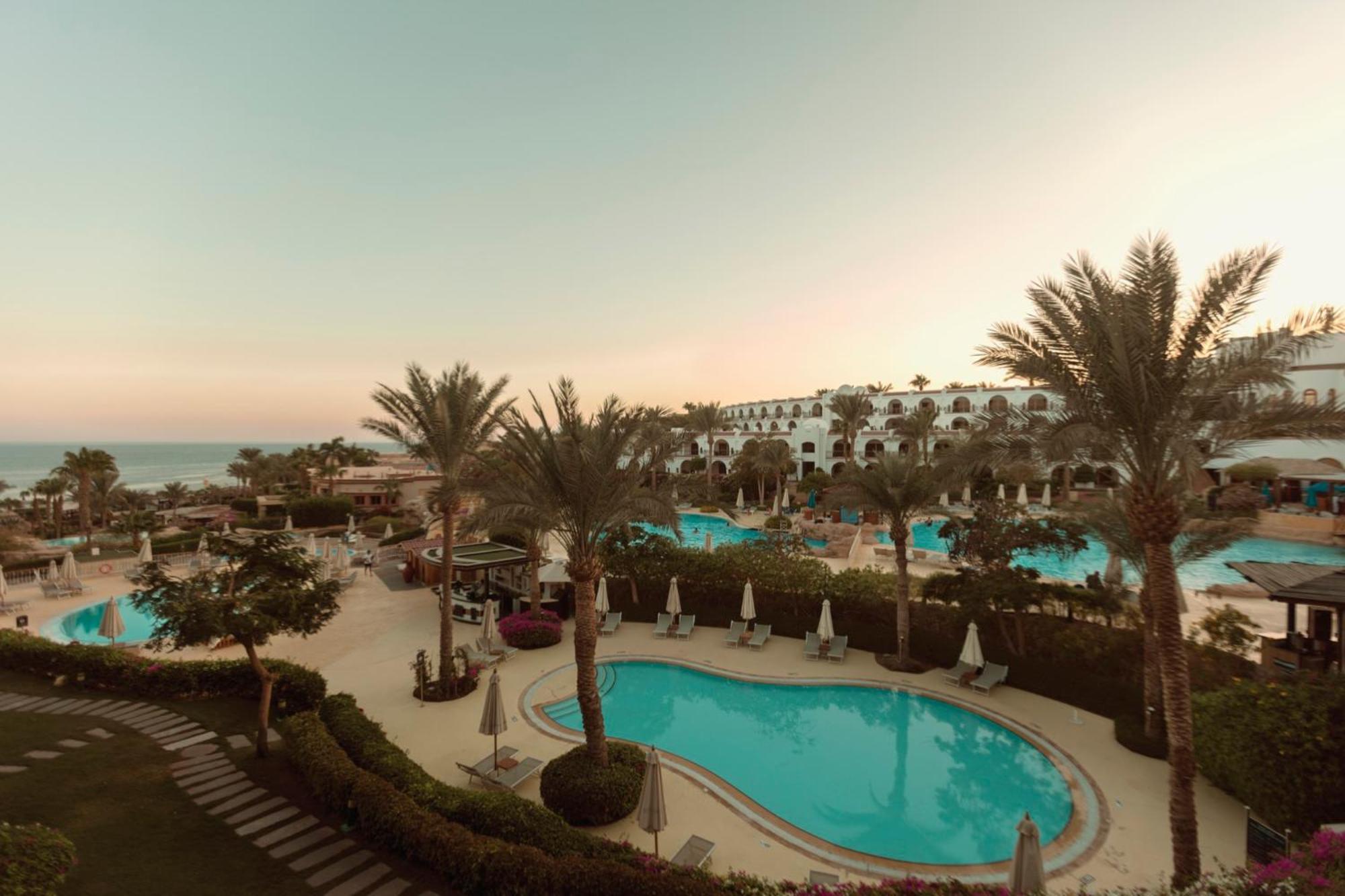 Hotel Royal Savoy Sharm El Sheikh (Adults Only) Exterior foto Sunrise at the Hilton Sharm El Sheikh