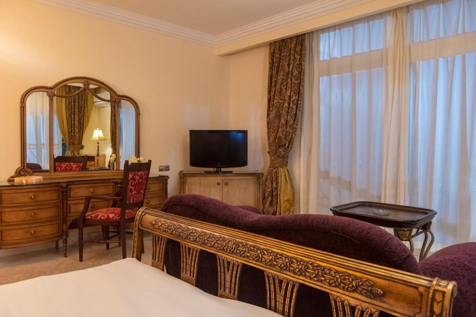Hotel Royal Savoy Sharm El Sheikh (Adults Only) Exterior foto A suite at the hotel