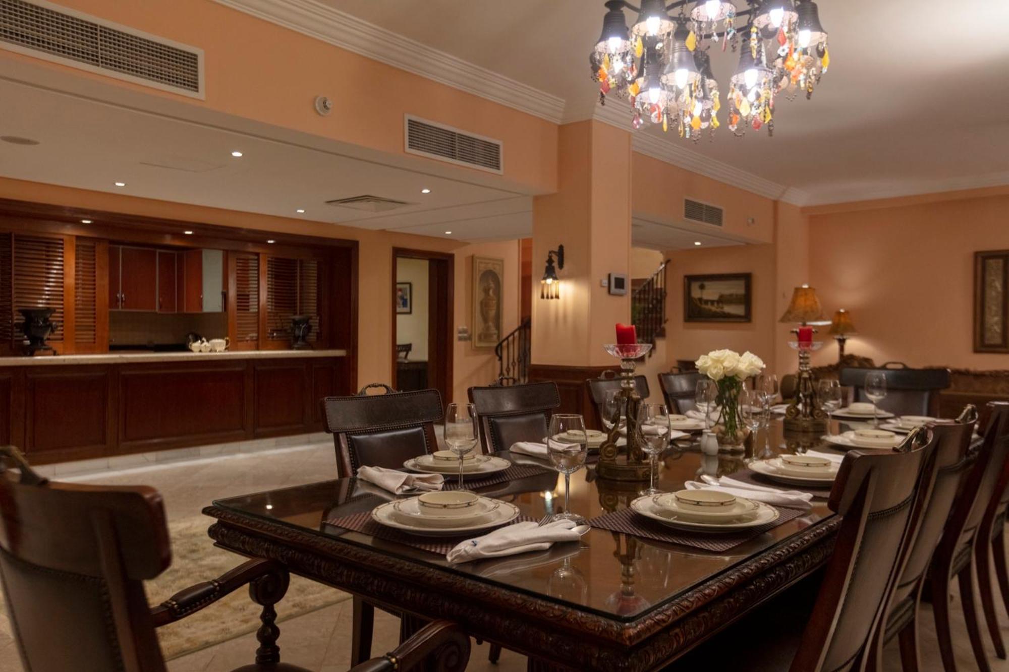 Hotel Royal Savoy Sharm El Sheikh (Adults Only) Exterior foto A dining room in a suite at the Taj Mahal Palace