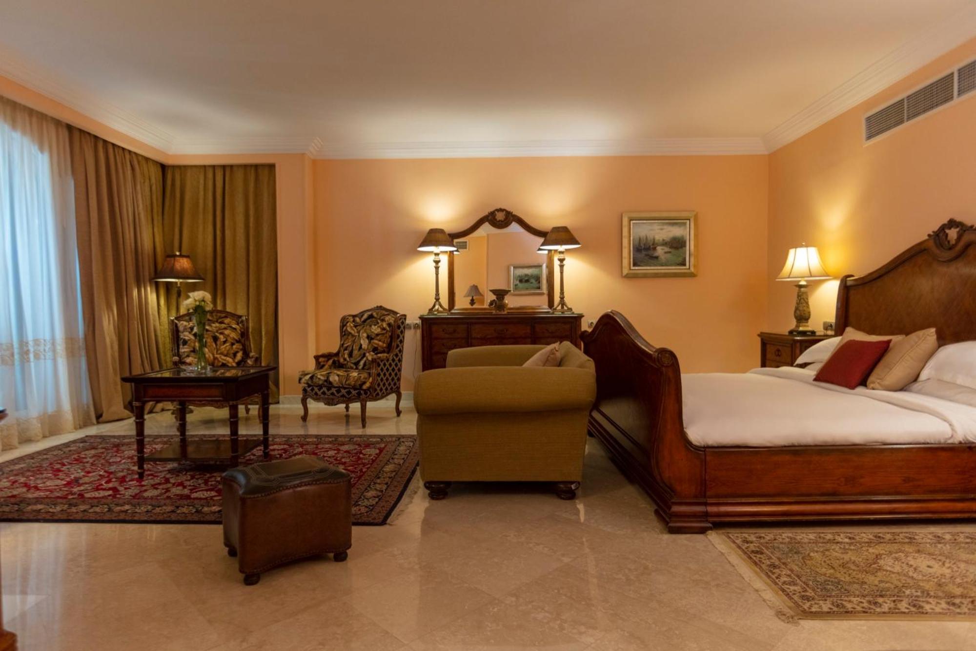 Hotel Royal Savoy Sharm El Sheikh (Adults Only) Exterior foto A bedroom at the hotel
