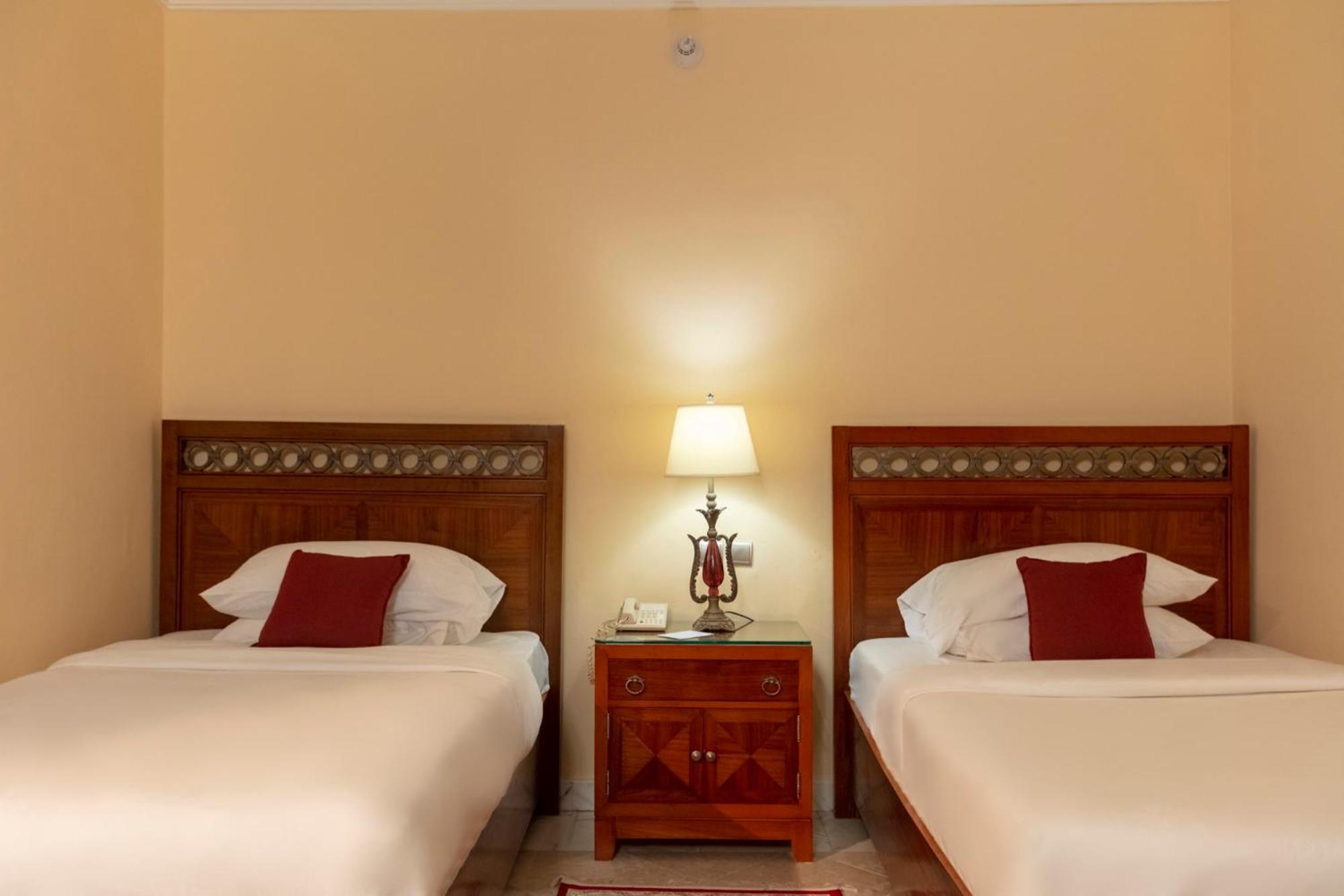 Hotel Royal Savoy Sharm El Sheikh (Adults Only) Exterior foto A room at the hotel