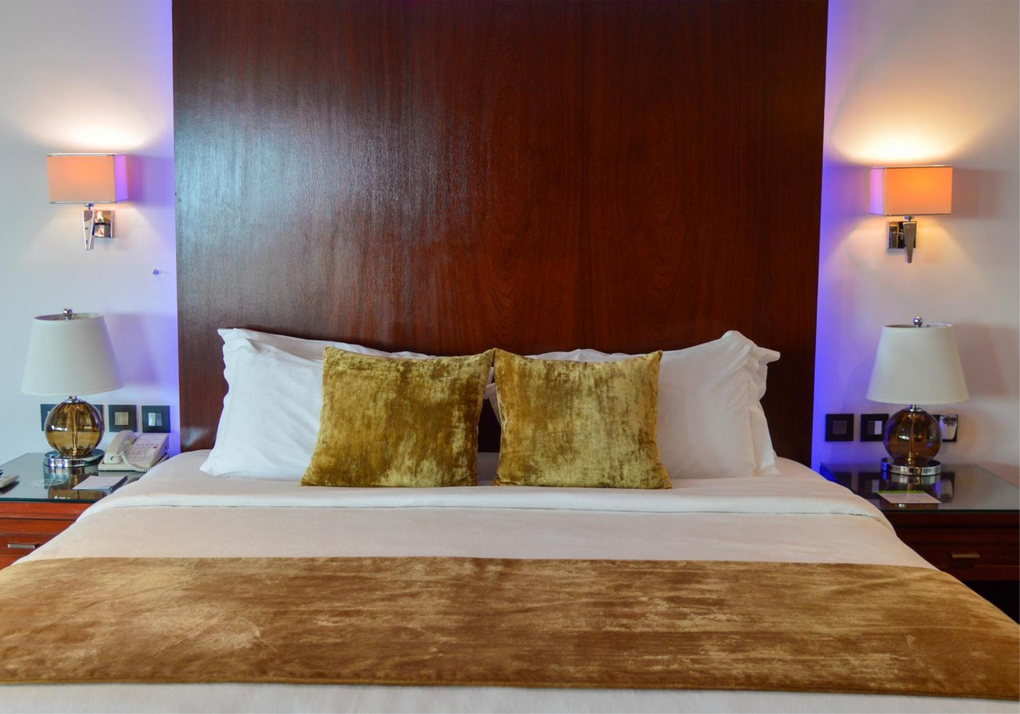 Hotel Royal Savoy Sharm El Sheikh (Adults Only) Exterior foto A bed in a hotel room